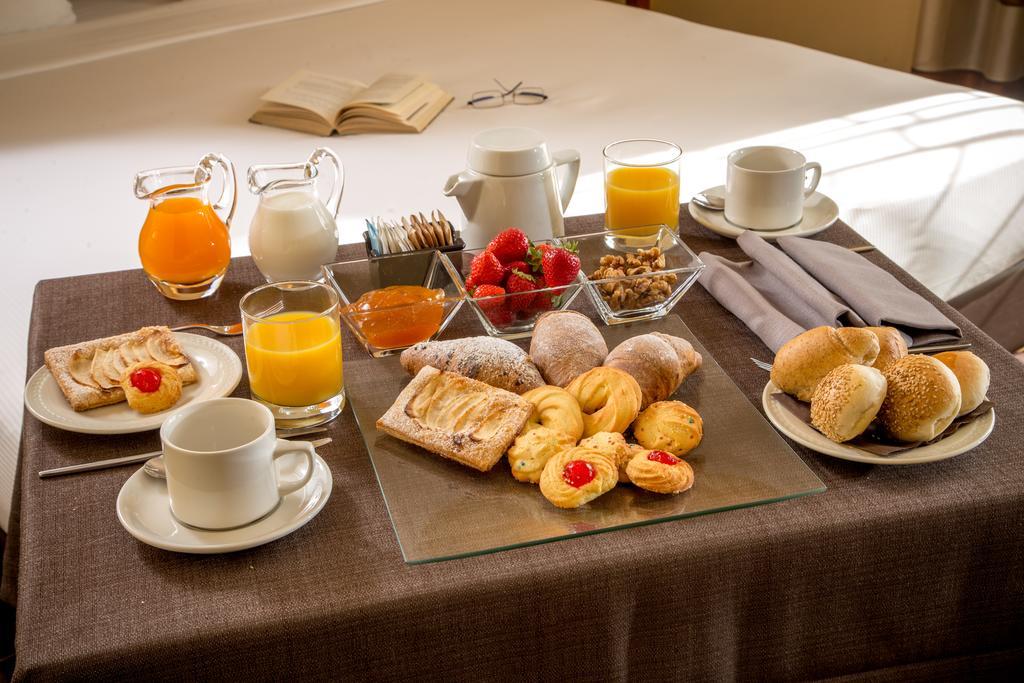 Hotel Capannelle Roma Экстерьер фото