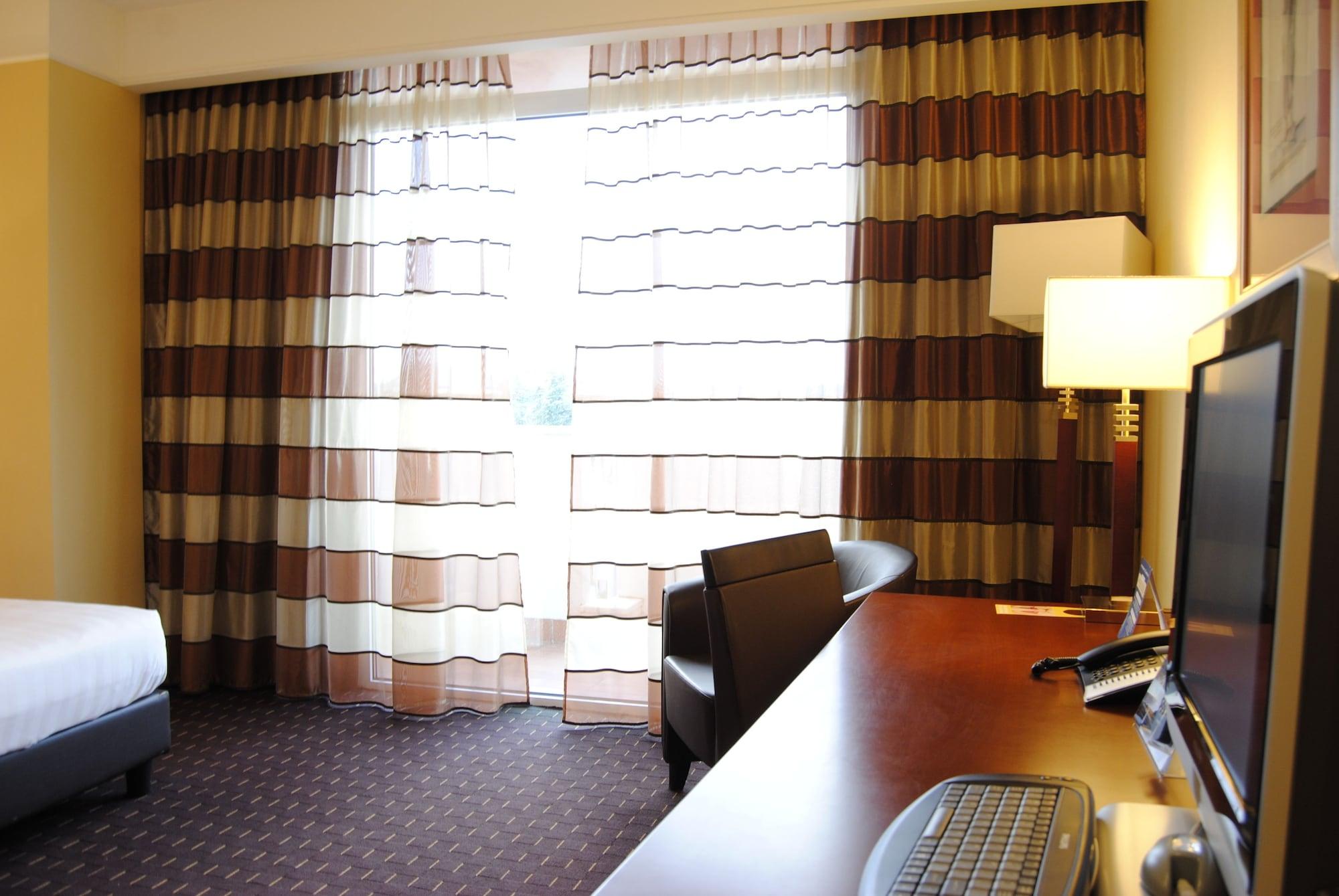 Hotel Capannelle Roma Экстерьер фото
