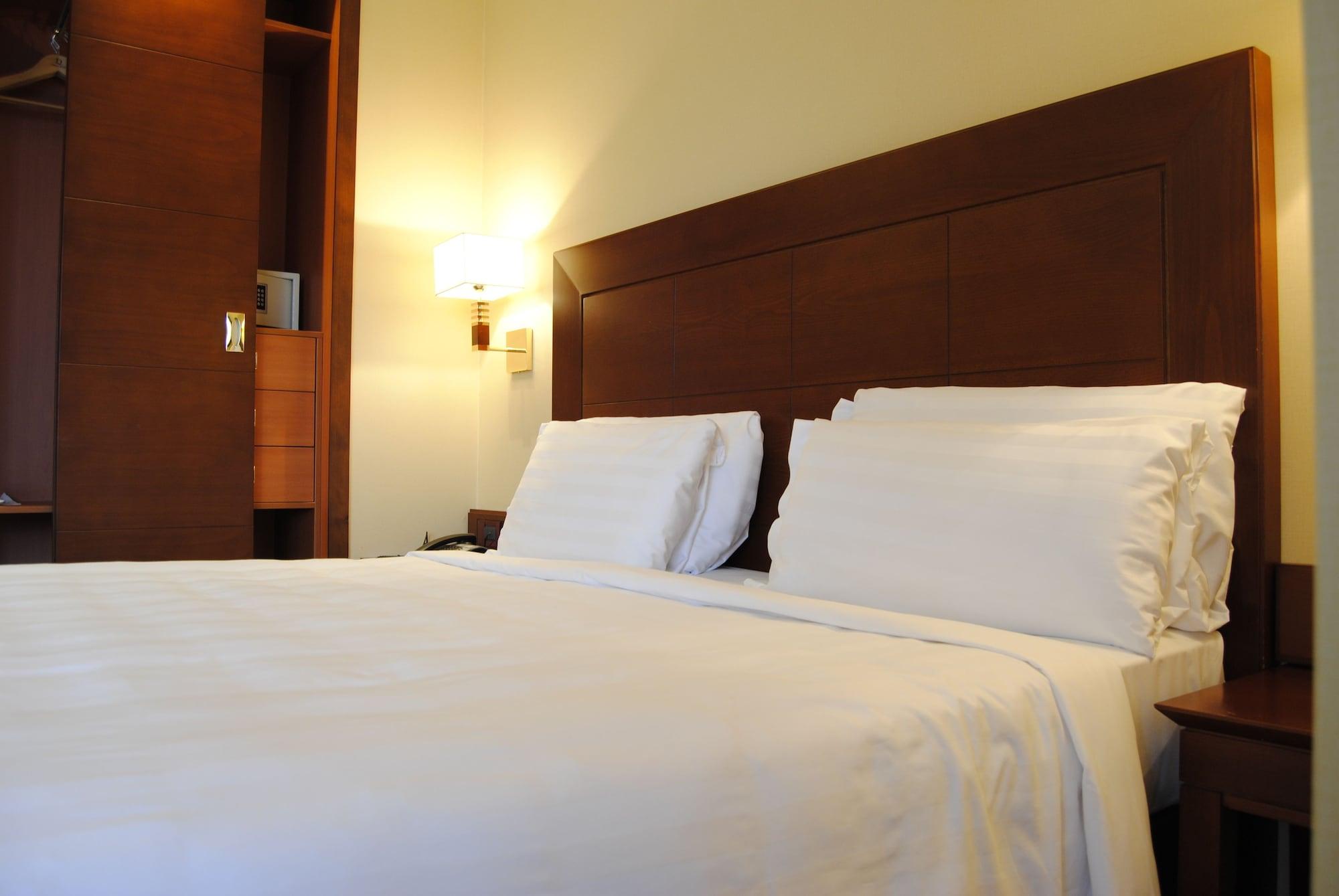 Hotel Capannelle Roma Экстерьер фото