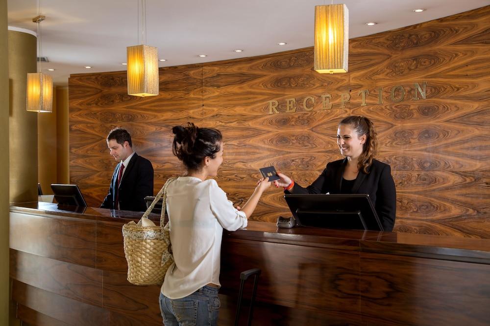 Hotel Capannelle Roma Экстерьер фото
