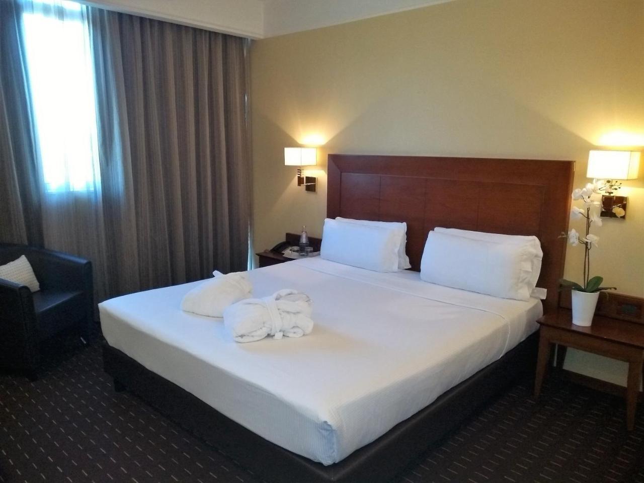 Hotel Capannelle Roma Экстерьер фото